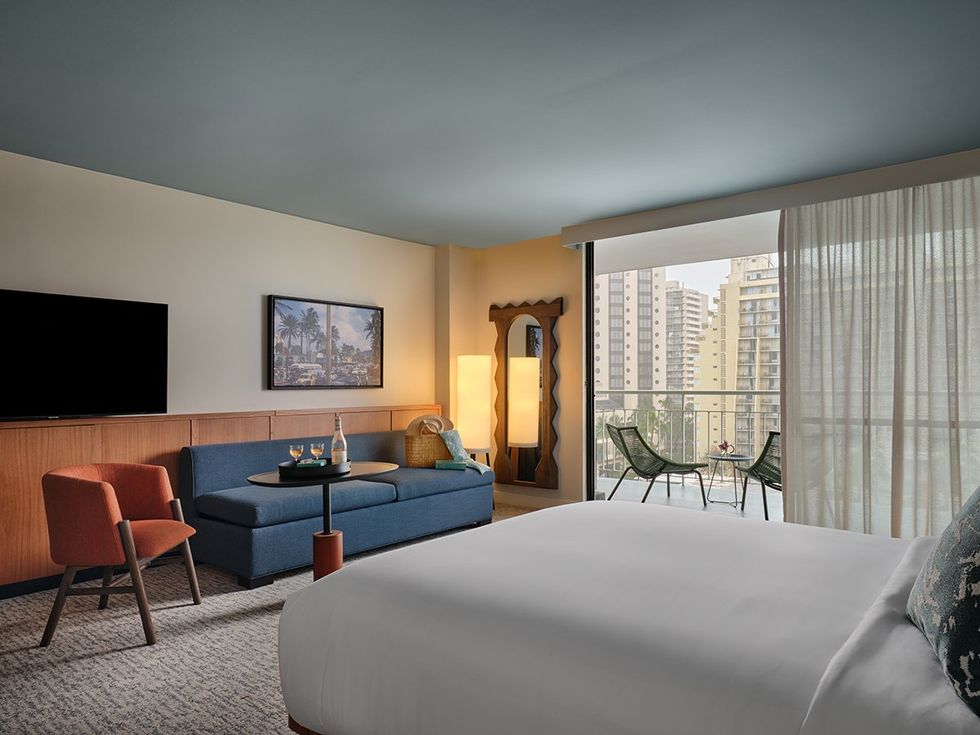 A suite at the adults-only Romer House Waikiki. Oahu\u2019s first adults-only hotel in the heart of Honolulu is the perfect Hawaiian getaway \u2013 Experience an unforgettable fusion of island charm and city energy at the Romer House Waikiki.