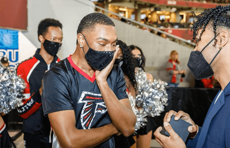 Atlanta Falcons cheerleader gets surprise wedding proposal at