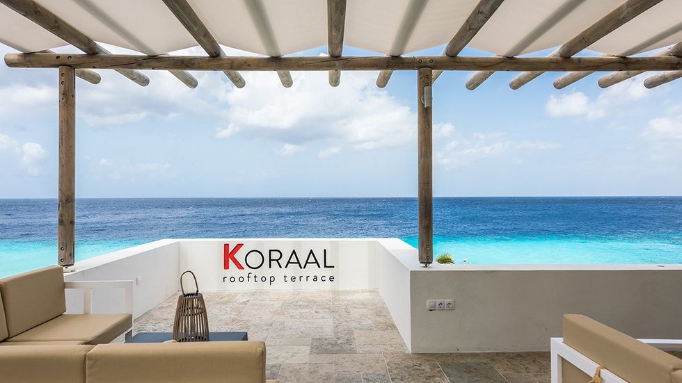 Discover Dushi Cura\u00e7ao, your ultimate Caribbean getaway - The breathtaking view from Koraal Rooftop