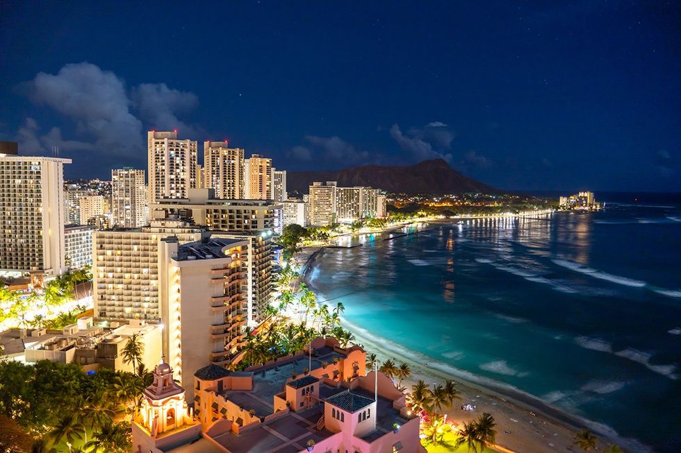 The view of Waikiki Beach at night in Oahu, Hawaii. Oahu\u2019s first adults-only hotel in the heart of Honolulu is the perfect Hawaiian getaway \u2013 Experience an unforgettable fusion of island charm and city energy at the Romer House Waikiki.