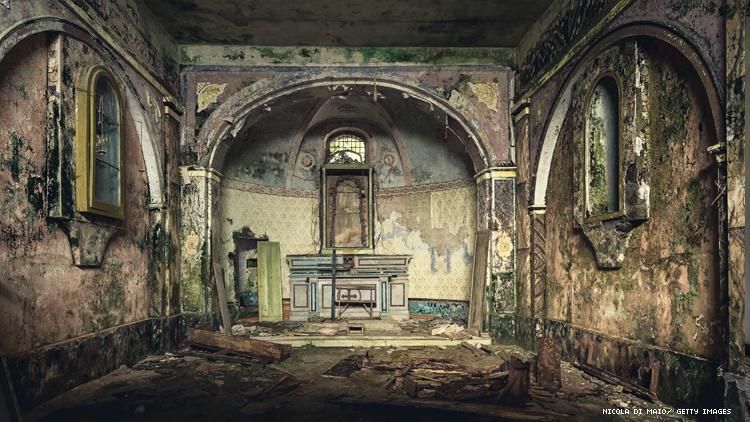 beautiful abandoned churches